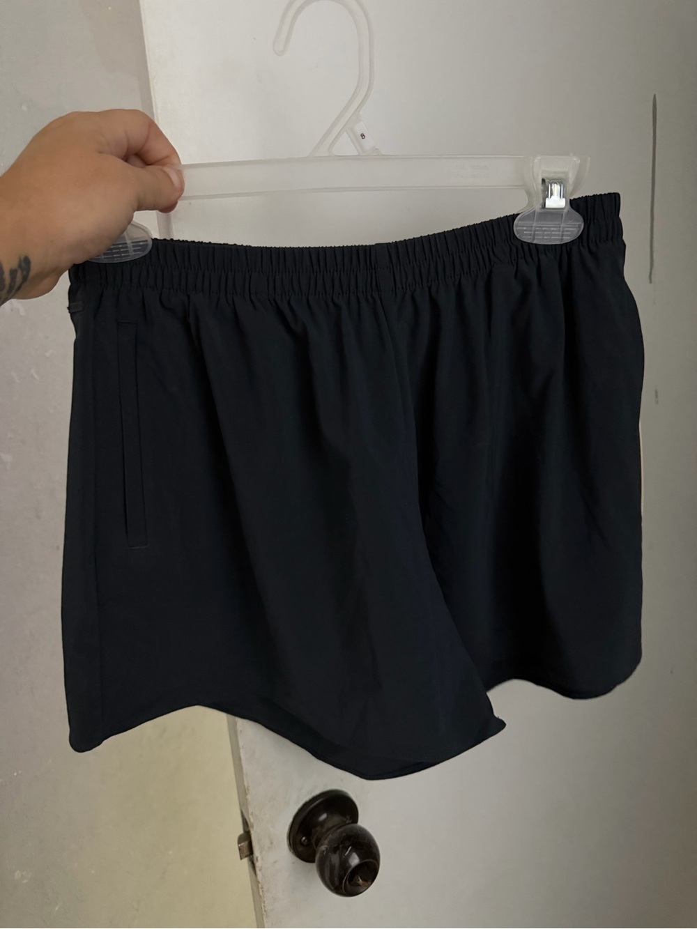 Vuori Black Elastic-Waist Athletic Shorts